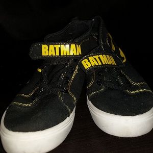 Boys 9 Batman sneakers